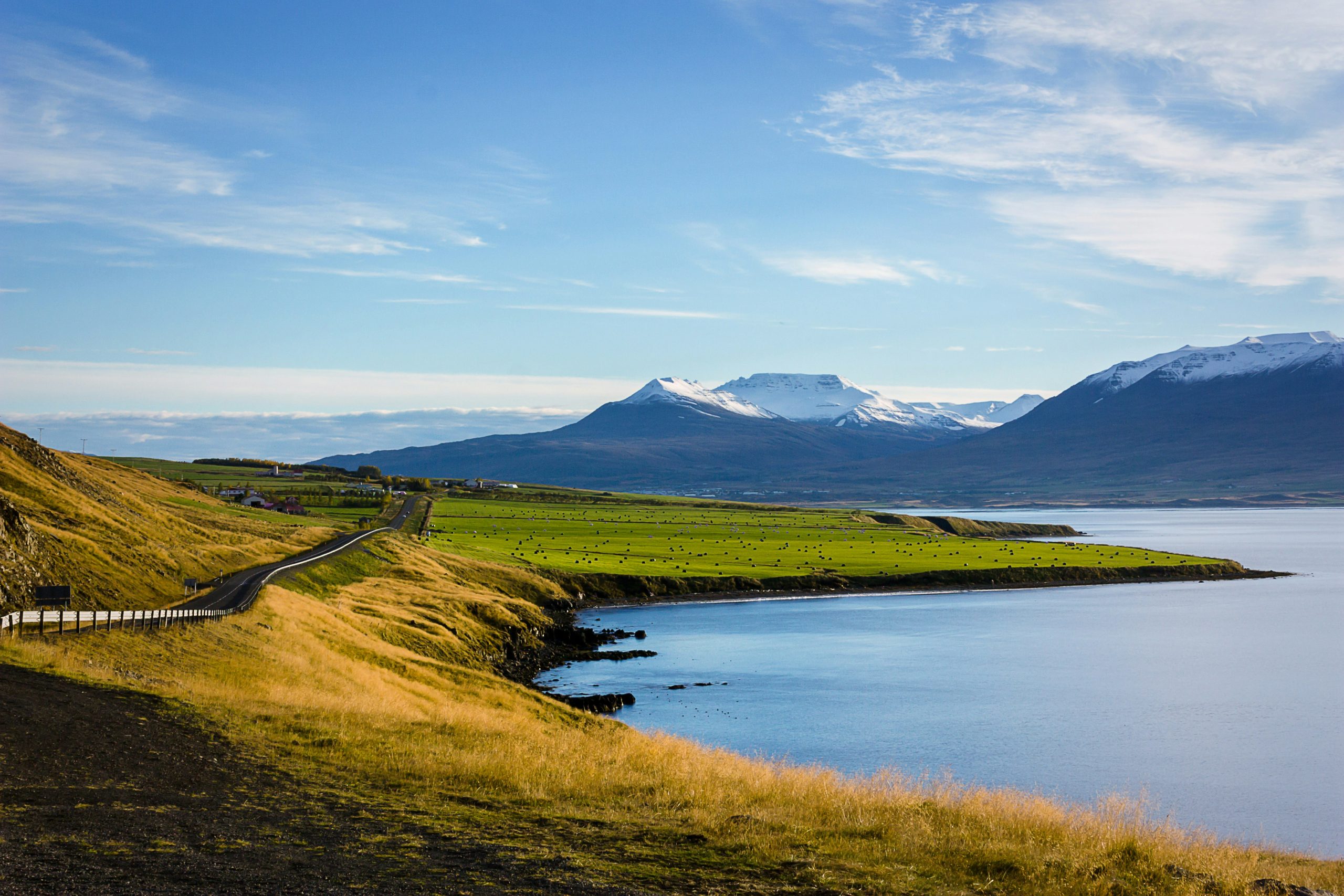 photo islande mer et montagne